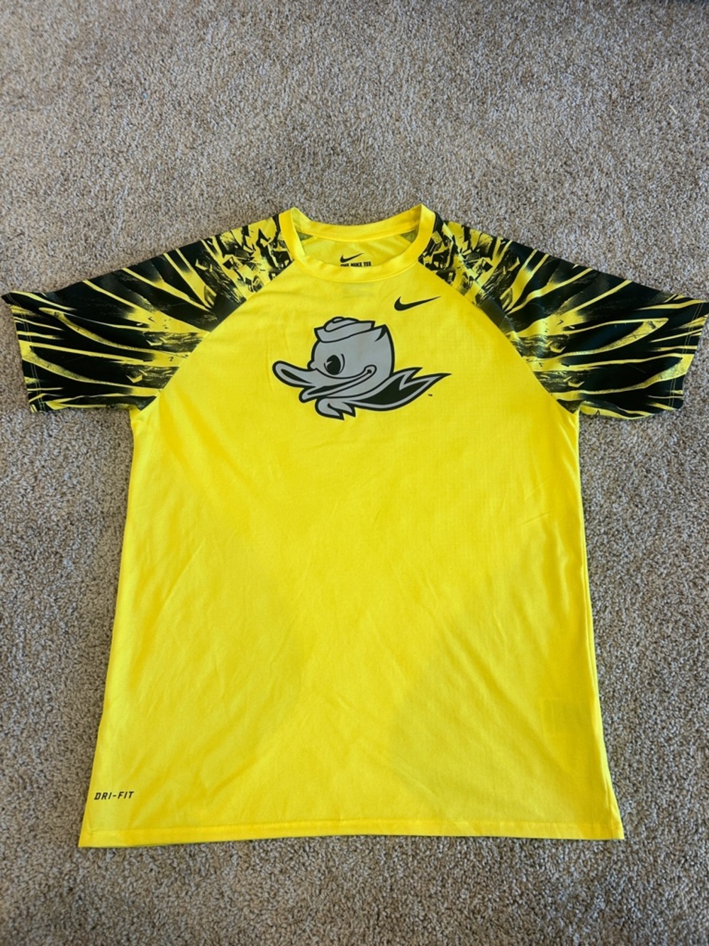 Nike Yellow & Black Short Sleeve Dri-FIT Shirt with Duck Logo